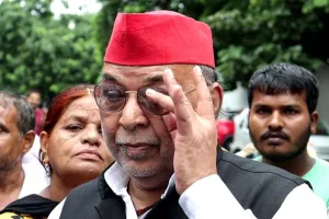 मुलायम सिंह के निधन के बाद सपा कार्यालय में जुटी समर्थकों की भीड़, रविवदास मेहरोत्रा ने कहा अब नहीं होगा कोई ऐसा नेता