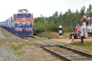 यूपी की सभी रेलवे क्रासिंग पर रुकेंगी दुर्घटनाएं, पीडब्ल्यूडी विभाग उठाने जा रहा बड़ा कदम