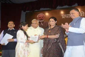 कानपुर में स्मृति ईरानी बोली- अमृत कलश बनें, चाहें विष ही क्यों न पीना पड़े