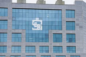 सेबी ने तीन लोगों पर लगाया छह लाख रुपये का जुर्माना, जानें पूरा मामला