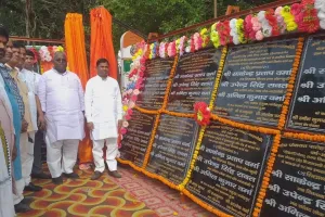 बाराबंकी: तीन करोड़ 45 लाख के कार्यों का विधायक व सांसद ने किया शिलान्यास