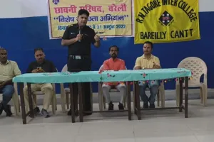 बरेली: आरएन टैगोर कॉलेज में सफाई के प्रति बच्चों को किया जागरूक