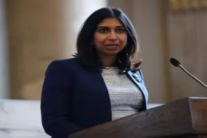 भारत के खिलाफ बयान देना ब्रिटिश गृह मंत्री को पड़ा भारी, पद से दिया इस्तीफा