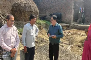 मुरादाबाद : सीवीओ ने पशुओं में होने वाली बीमारियों के प्रति किया जागरूक