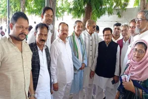 मुरादाबाद: शहर के कांग्रेसियों ने राष्ट्रीय अध्यक्ष चुनने के लिए डाला वोट