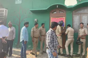 अमरोहा: शासन के निर्देश पर चलाया माफिया के खिलाफ अभियान, गैंगस्टर की 94 लाख की संपत्ति जब्त