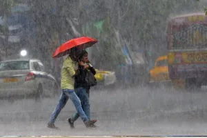 फिर बिगड़ा मौसम, IMD ने यूपी में जारी किया भारी बारिश का अलर्ट