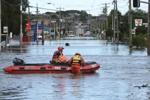 ऑस्ट्रेलिया में क्षेत्रीय लोगों को सुरक्षित स्थान पर जाने का मिला आदेश