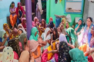 अमरोहा : ई-रिक्शा चार्ज करते समय करंट लगने से युवक की मौत