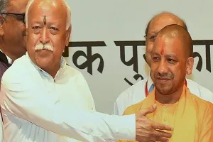 संघ प्रमुख भागवत से मिले CM योगी आदित्यनाथ, जनसंख्या असंतुलन पर की चर्चा!