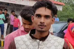 हमीरपुर: फंदे से लटकता मिला सेल्समैन का शव, परिजनों में मचा कोहराम