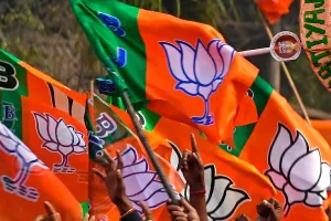 यूपी में पसमांदा मुसलमानों को रिझाने में जुटी भाजपा, विपक्ष ने बताया छलावा