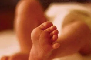 बहराइच: नवजात बेटी की बाढ़ के पानी में डूबकर मौत, बाल-बाल बचा पिता