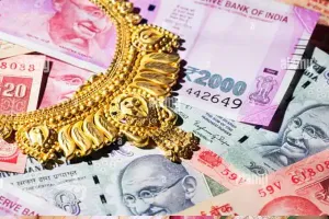 इटावा: जेवर व नगदी से भरा बैग ले उड़ा उचक्का