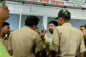 बलिया: सपा विधायक और कोतवाल के बीच हुई नोंकझोंक, एसपी ने दिये जांच के आदेश