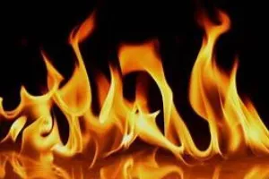 सीतापुर: नमकीन फैक्ट्री की बॉयलर में लगी आग, झुलसा मजदूर