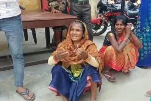 उन्नाव: विवाहिता का फंदे से लटकता मिला शव, परिजनों ने पति पर लगाया हत्या का आरोप