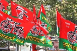 झांसी में पूर्व सपा विधायक की गिरफ्तारी के विरोध में सड़क पर उतरे समाजवादी