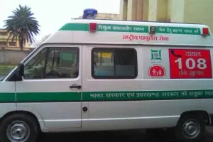 बाराबंकी: सरकारी एंबुलेंस से उतारकर प्रसव कराने घर ले गई आशा बहू, हालत बिगड़ने पर कराया निजी अस्पताल में भर्ती