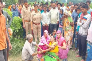 अयोध्या: संदिग्ध परिस्थितियों में तालाब के निकट मिला युवक का शव, परिजनों ने जताई हत्या की आशंका