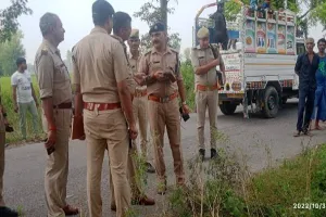 बाराबंकी: संदिग्ध परिस्थितियों में गायब हुईं दो चचेरी बहनें, सड़क के किनारे मिले कपड़े … जांच में जुटी पुलिस