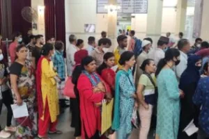 हल्द्वानी: त्योहार निपटते ही अस्पतालों में उमड़ी मरीजों की भीड़