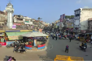 चौक घंटाघर से 12 बजे हटेगा 8वीं का जुलूस, फिर पहुंचेंगी दुर्गा प्रतिमाएं