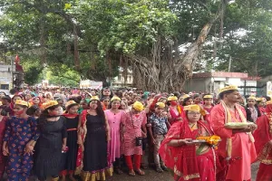 कन्नौज: बारिश के बीच माता की विदाई शुरु