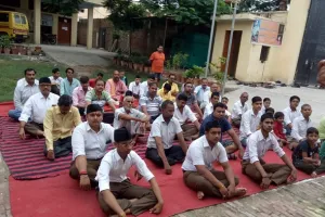 शस्त्र पूजन के साथ राष्ट्रीय स्वयं सेवक संघ ने मनाया विजय दशमी उत्सव