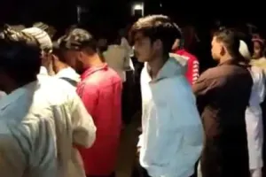 पीलीभीत: बाइक और ट्रैक्टर ट्रॉली टकराई, दो नाबालिग सहित तीन की मौत