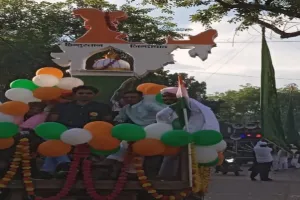 बांदा: कौमी एकता का संदेश देता तिरंगे रंग का निकला जुलूस-ए-मोहम्मदी