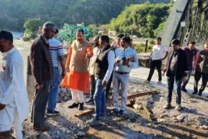 नैनीताल: निर्माणाधीन खैरना कोसी पुल पहुंचे केंद्रीय रक्षा एवं पर्यटन राज्यमंत्री, 14 नवंबर तक काम पूरा करने के दिए निर्देश