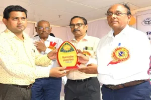 फर्रुखाबाद: मुकदमाती माल पेश न करने में थानाध्यक्ष व पैरोकार फंसे