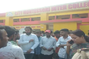 बहराइच: 24 घंटे बाद भी नहीं मिला शव, सड़क जामकर प्रदर्शन