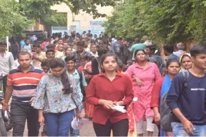 Kanpur PET 2022 : पहली पाली में 85 केंद्रों पर हुई परीक्षा