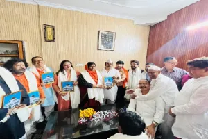 कुल अदायगी : अकीदत के साथ सजदे में झुके सिर