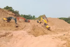 गरमपानी: सेठी पुल के आसपास सक्रिय खनन तस्करों पर शिंकजा कसने में पुलिस प्रशासन नाकाम