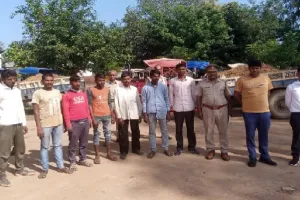 वाहन सीज : मिट्टी की अवैध खनन करते पकड़े गए आधा दर्जन ट्रैक्टर