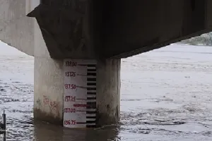 जलस्तर : गंगा व रामगंगा उफान पर, गांव छोड़कर जाने लगे ग्रामीण