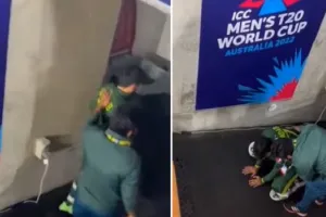 ICC T20 WC : जिम्बाब्वे से मिली हार के बाद फूट-फूटकर रोए शादाब खान, यूजर्स बोले- ‘जैसी करनी, वैसी भरनी’