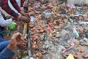 दीपोत्सव : तीर्थक्षेत्र में लाखों श्रद्धालुओं ने दीपदान कर कमाया पुण्य