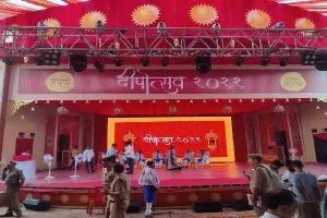 दीपोत्सव : बिछ गए 17 लाख दीये, सुरक्षा में जकड़ी अयोध्या