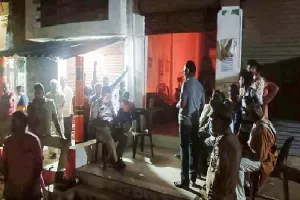 दुस्साहस : दुकान का ताला तोड़कर कब्जे का प्रयास