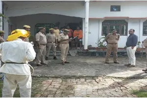 देवरिया के कुख्यात अपराधी का वजूद कुर्क, प्रशासन ने जब्त की 45 लाख की संपत्ति