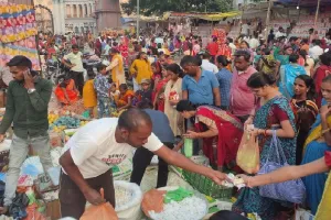 अयोध्या : रूट डायवर्जन व सुरक्षा पाबंदियों से बाजार उदास