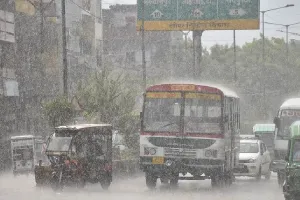 डीएम का निर्देश : भारी बारिश के चलते बंद रहेंगे कक्षा 1 से 12 तक के स्कूल