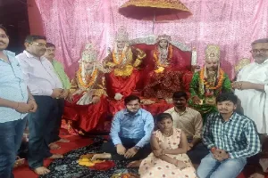 राज्याभिषेक : श्री राम के राजा बनते ही भक्तों ने लगाए जयकारे