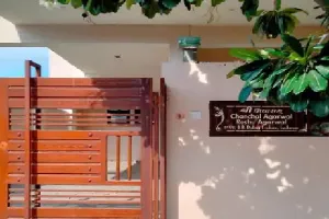 लखनऊ : बच्चे की गर्दन पर चाकू रखकर नकदी और मोबाइल लूटकर बदमाश फरार