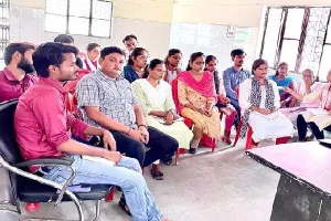 वेतन से महरूम कैसे मनेगा त्योहार! दो माह से संविदाकर्मियों को नहीं मिली सैलरी, नाराजगी