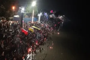 अयोध्या : सूर्य ग्रहण का प्रभाव खत्म होते ही अयोध्या में उमड़ा आस्था का सैलाब